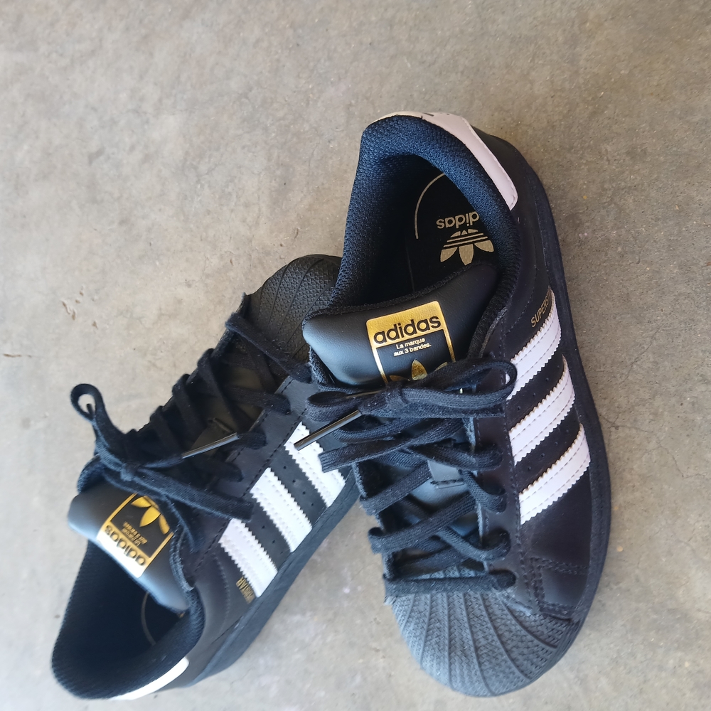 Adidas Men's Black and White Sneakers